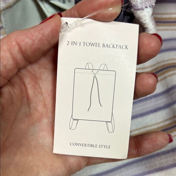 Victoria Secret 2-in-1 Floral Towel Backpack - Picture 4 of 9